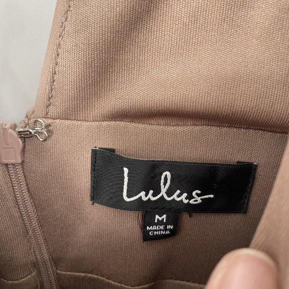 Lulus dress women’s medium M tan heavenly hues formal dance homecoming low v - Picture 5 of 9